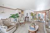 1416 Skyline Dr - Photo 4