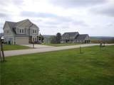729 Victoria Way - Photo 2