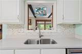 1818 Foxcroft Lane - Photo 11