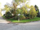 301 Oak Avenue - Photo 2