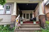 411 Hampton Ave - Photo 2