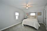 1621 Greencrest - Photo 14