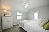 1621 Greencrest - Photo 17
