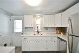 1621 Greencrest - Photo 8