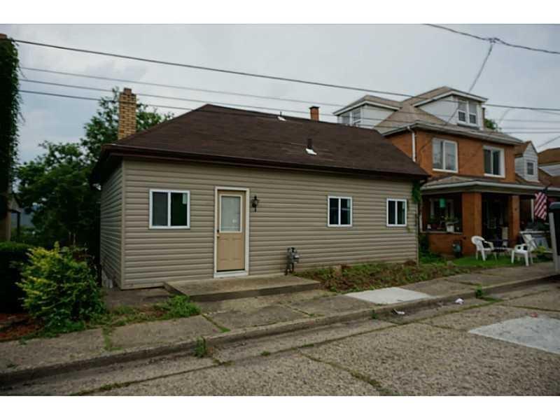 937 Walnut St - Photo 1