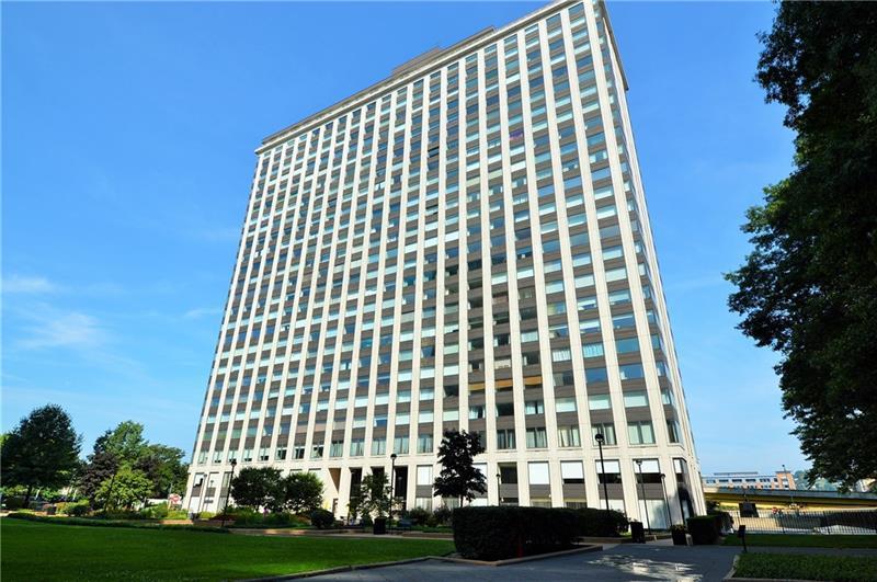 320 Fort Duquesne Blvd. Unit 10-L - Photo 1