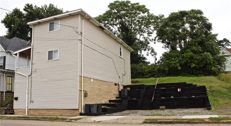 215 7th Ave - Photo 1