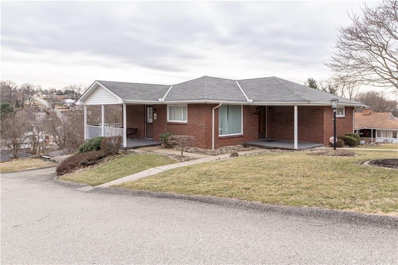 405 Goodwin Ave - Photo 1