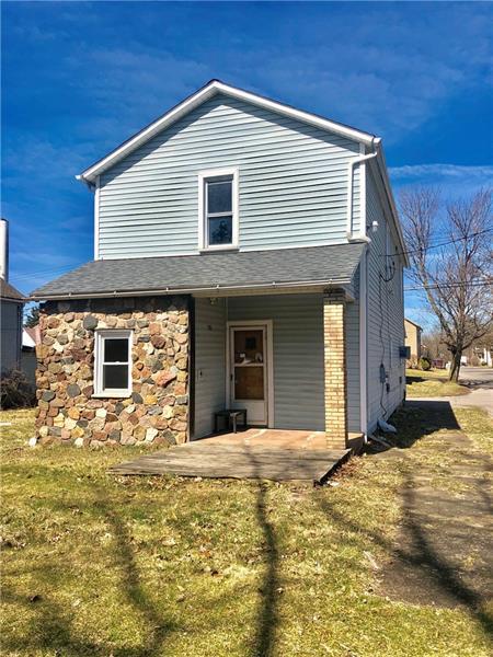 285 Lawrence Ave - Photo 1