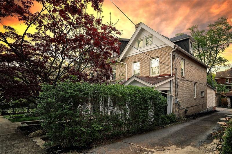613 Worth St - Photo 1