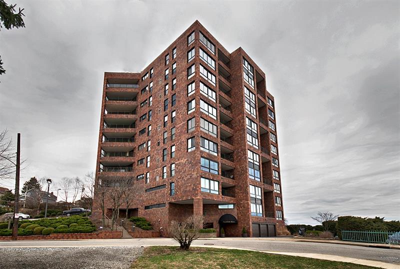 1700 Grandview Ave - Photo 1
