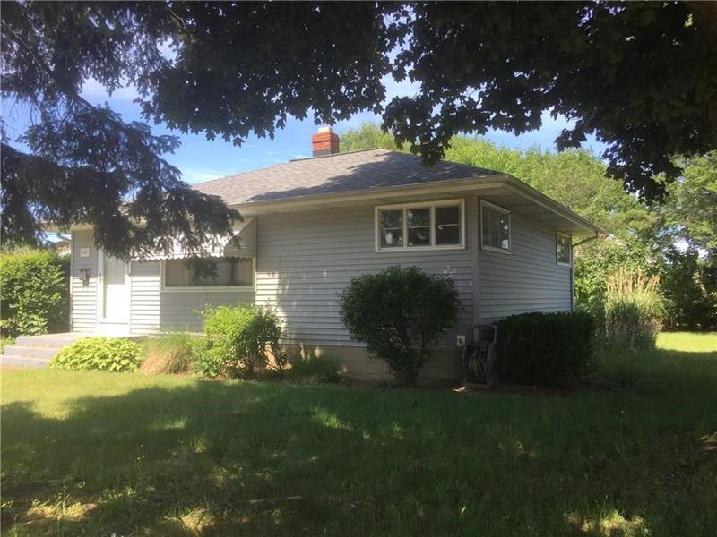 1047 Evergreen Dr - Photo 1