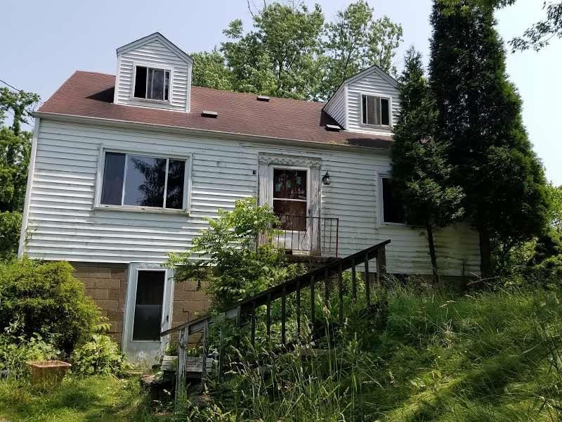 2546 Hill St - Photo 1