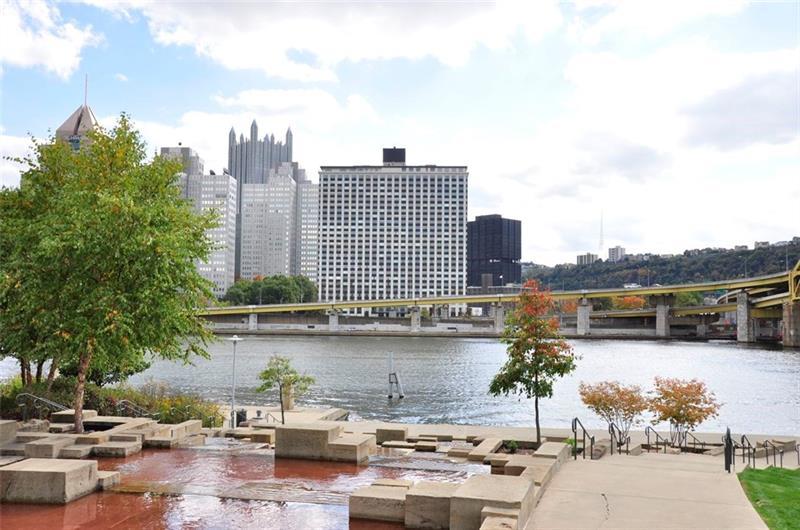 320 Fort Duquesne Blvd - Photo 1