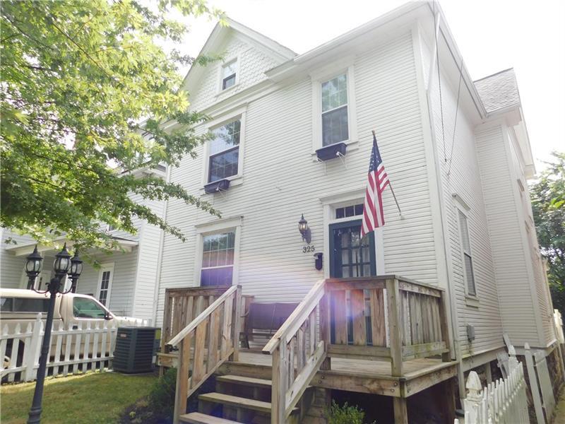 325 Pearl St - Photo 1
