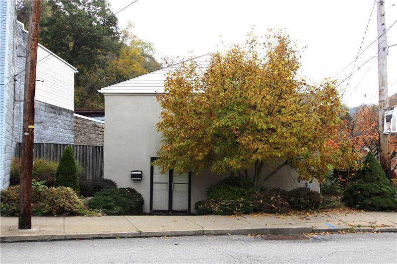 454 8th Ave - Photo 1