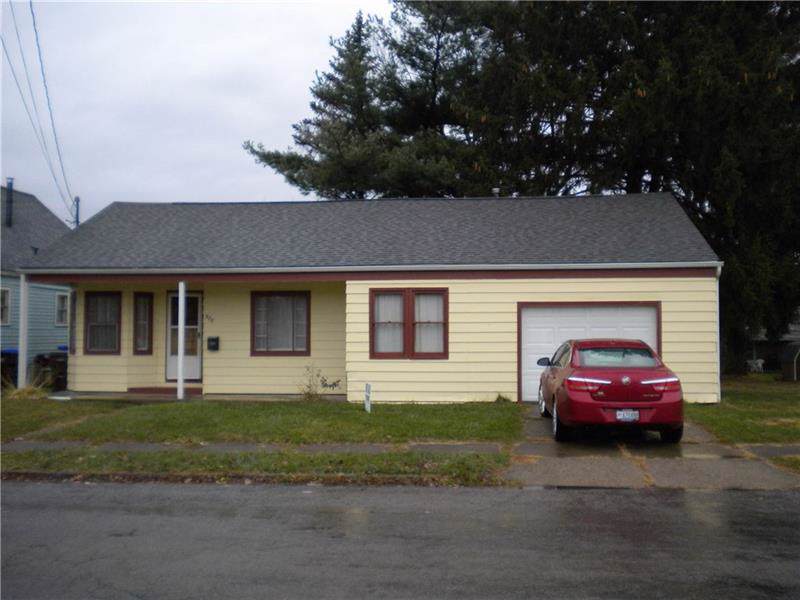 983 Haig St - Photo 1