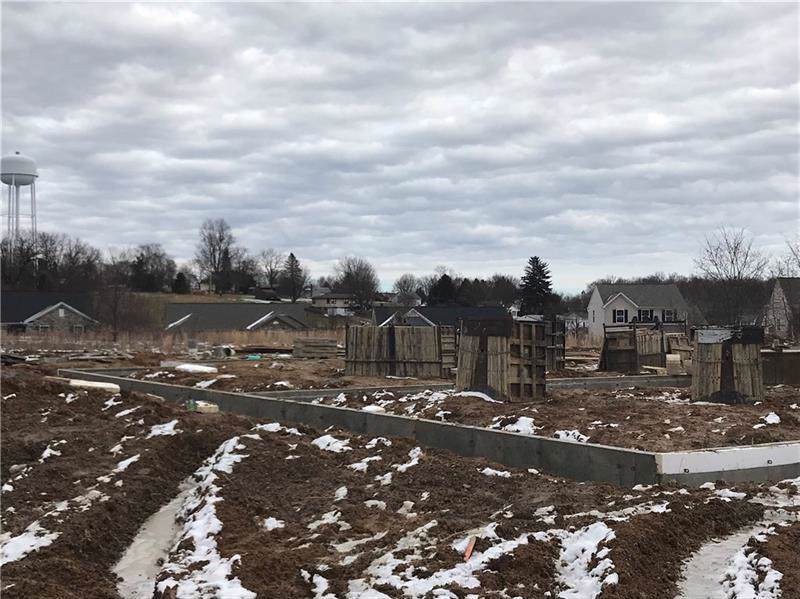 108 Essex Ct - Photo 1