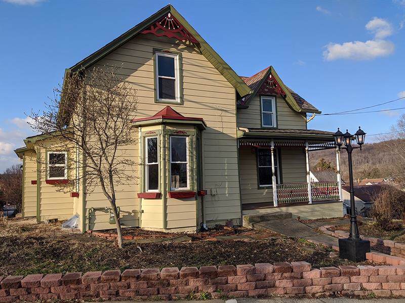560 Main St - Photo 1