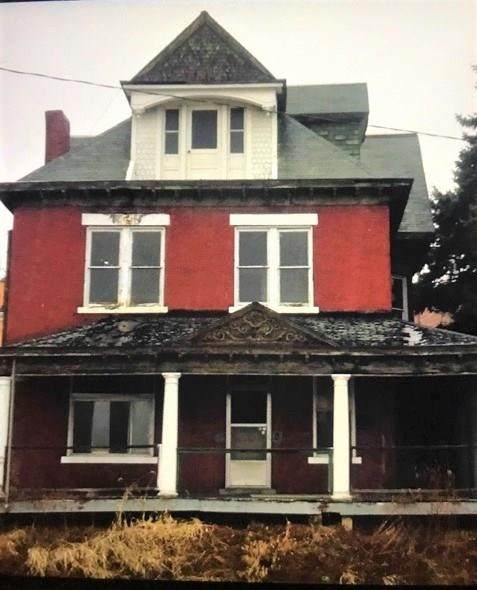 204 Maple Ave - Photo 1