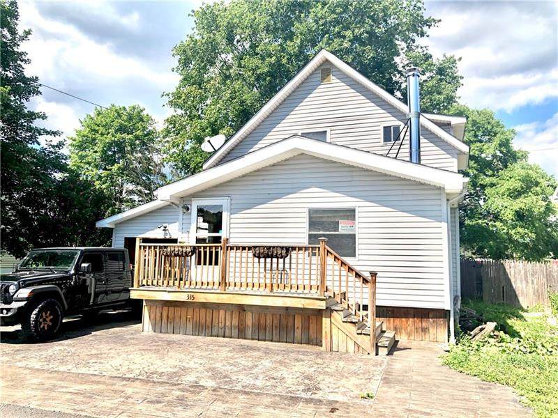 335 Hoover St - Photo 1
