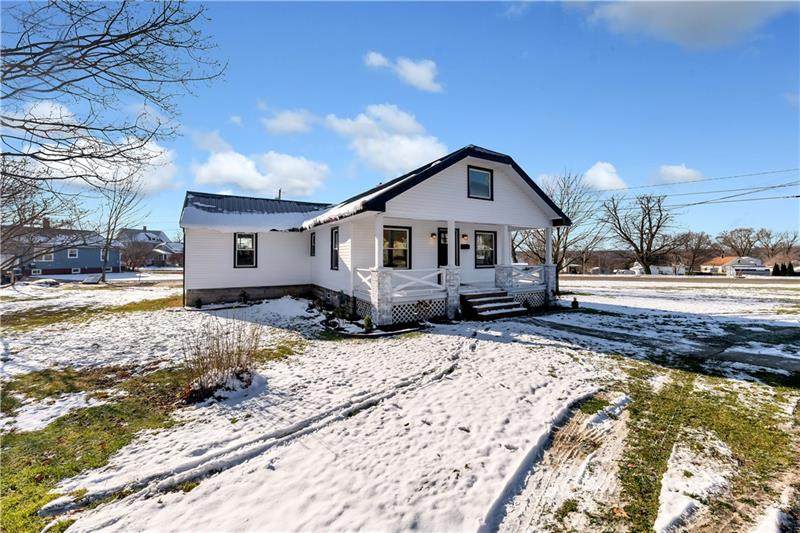 305 Clen Moore Blvd - Photo 1