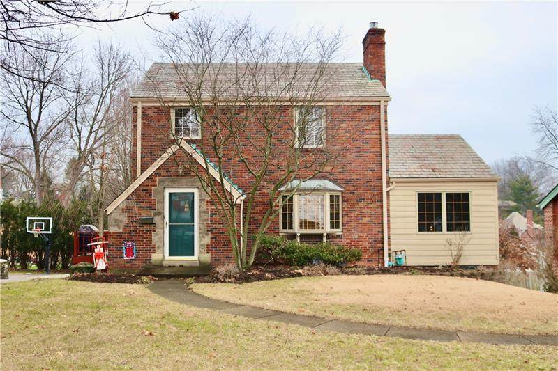 553 Oxford - Photo 1