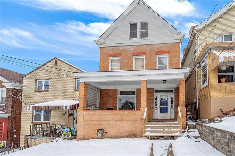 225 Trowbridge St - Photo 1