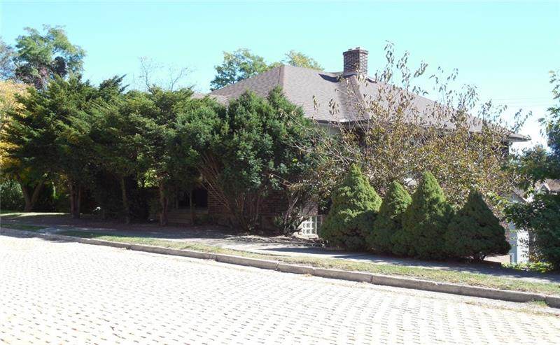 1315 Broadway St - Photo 1