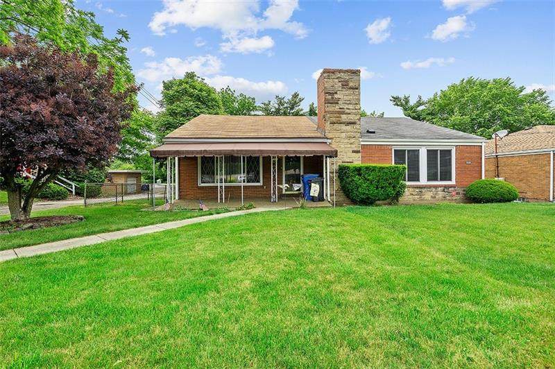 1620 Greentree Rd - Photo 1