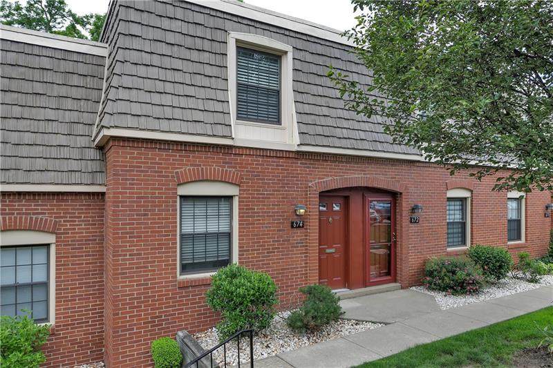 674 Carriage Circle - Photo 1