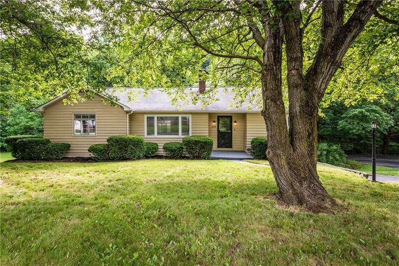1105 Woodside Ave - Photo 1