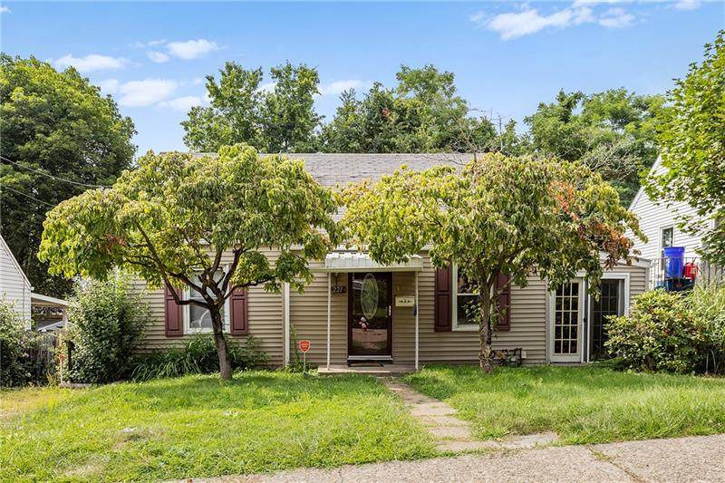221 Seneca Dr - Photo 1