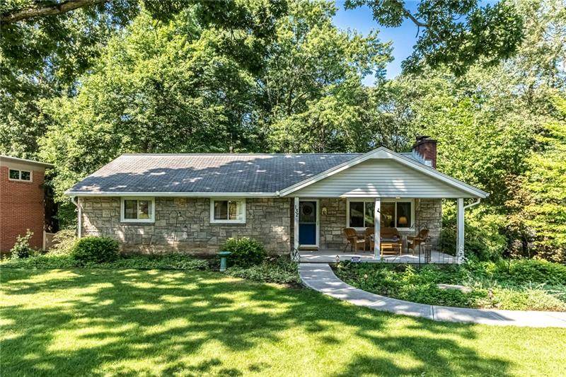 132 Circle Drive - Photo 1