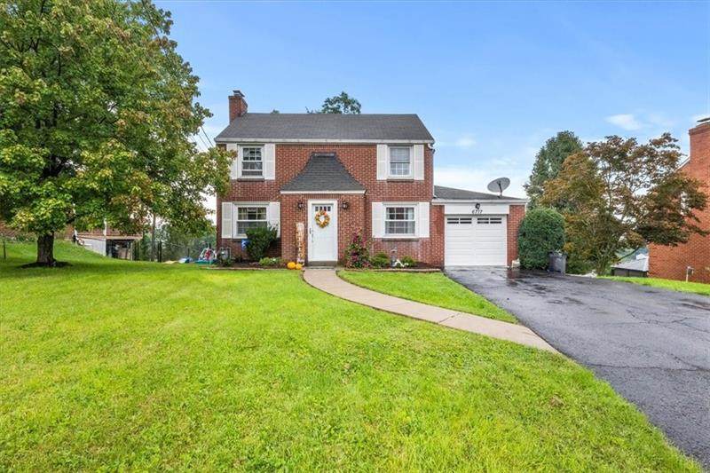6717 Ridgevue Drive - Photo 1