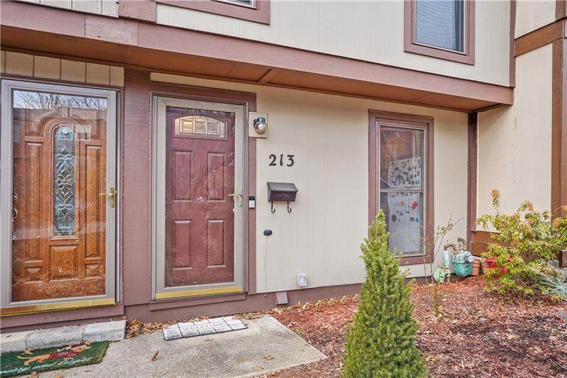 213 Glen Spring Circle - Photo 1
