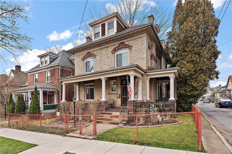 412 Washington St - Photo 1