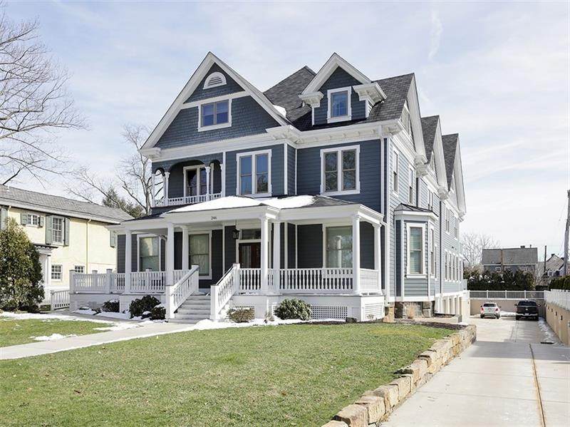 246 Broad St - Photo 1