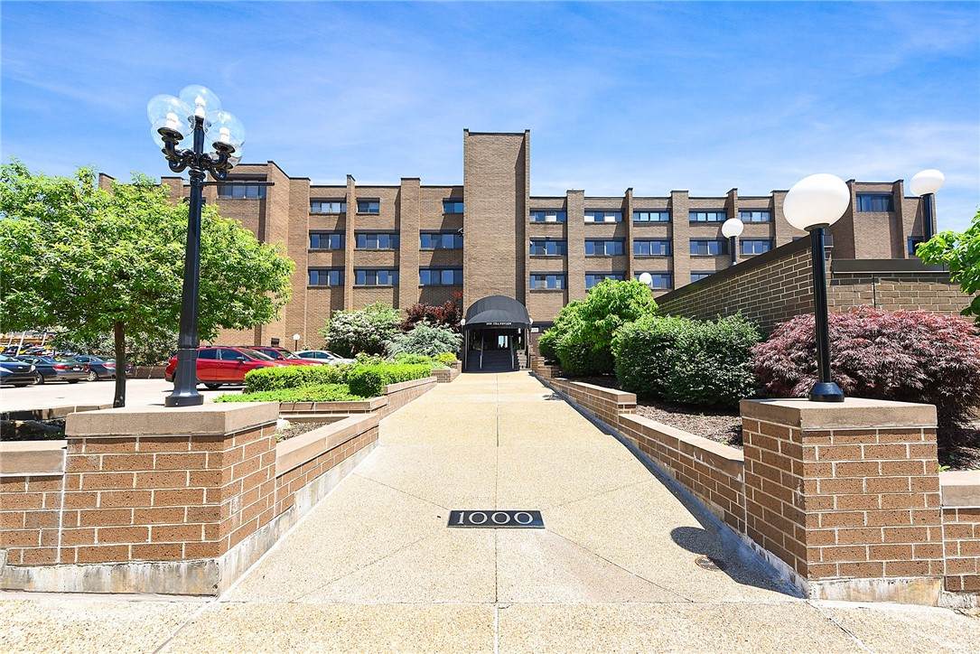 1000 Grandview Ave - Photo 1