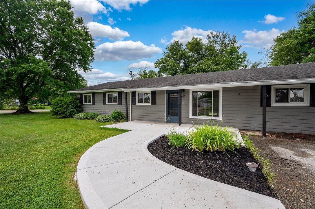 216 Sherwood Dr - Photo 1