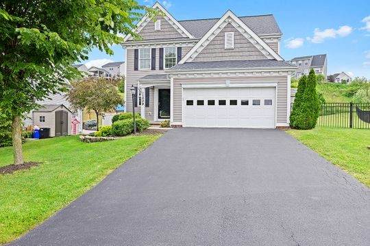 1009 Oakbrooke Dr - Photo 1