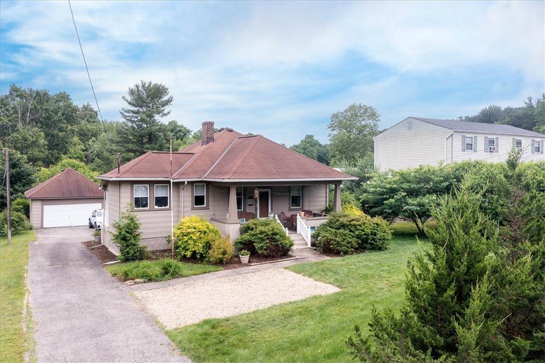 4056 Mount Royal Blvd - Photo 1