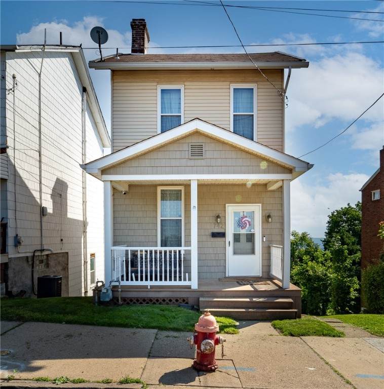 742 Herschel St - Photo 1