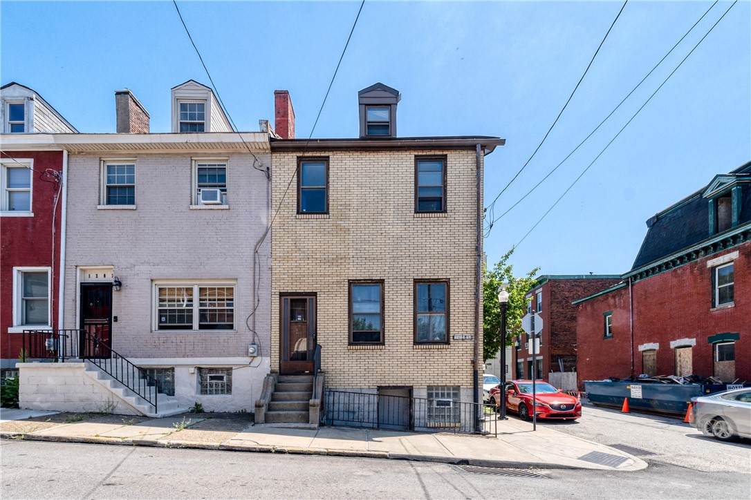 1300 Boyle St - Photo 1