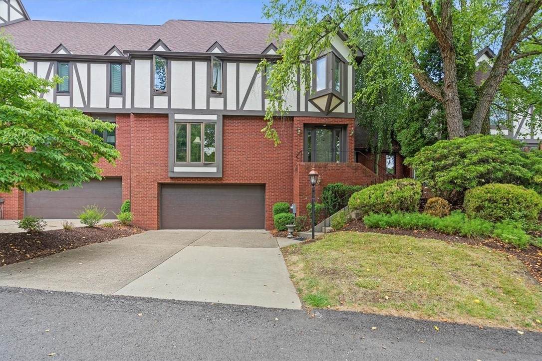 451 Dover Drive - Photo 1