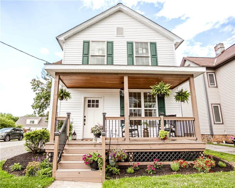 651 Maple St - Photo 1