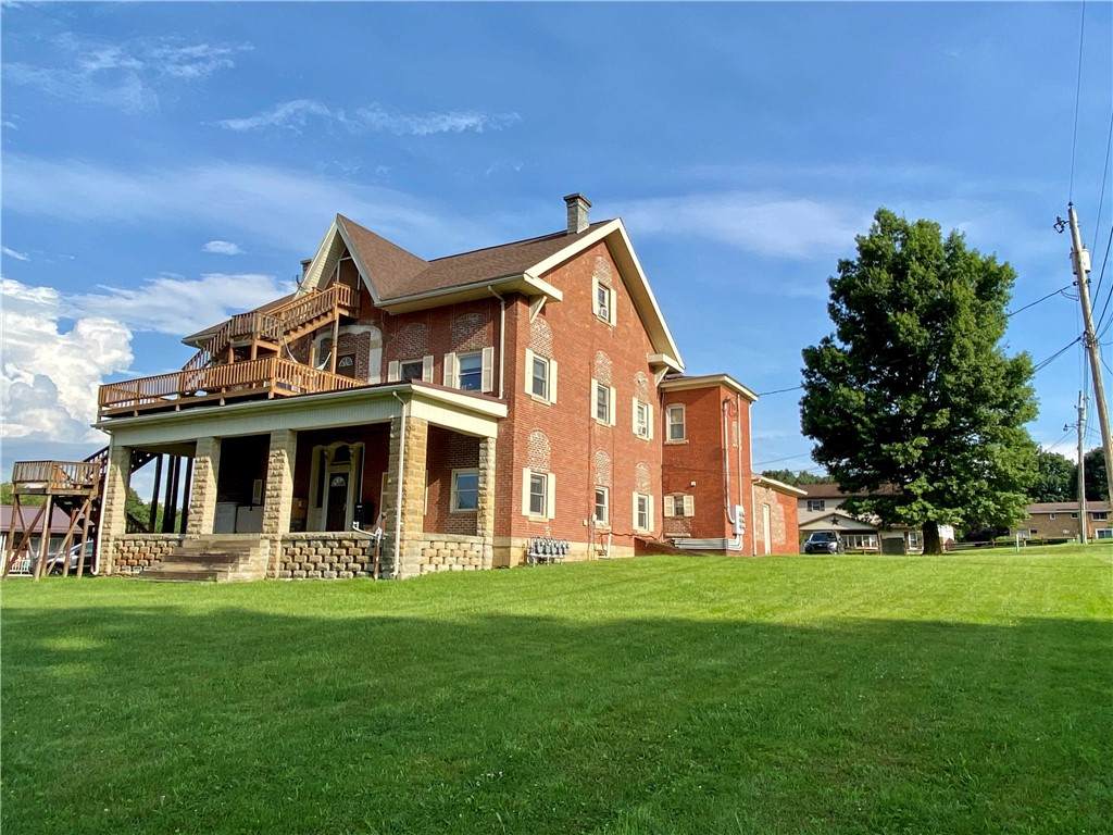 138 Victoria Drive - Photo 1