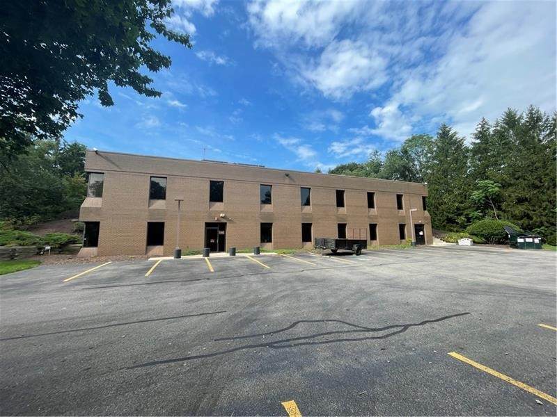 8650 Babcock Blvd - Photo 1