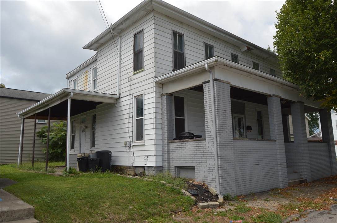 1000 9th Ave - Photo 1