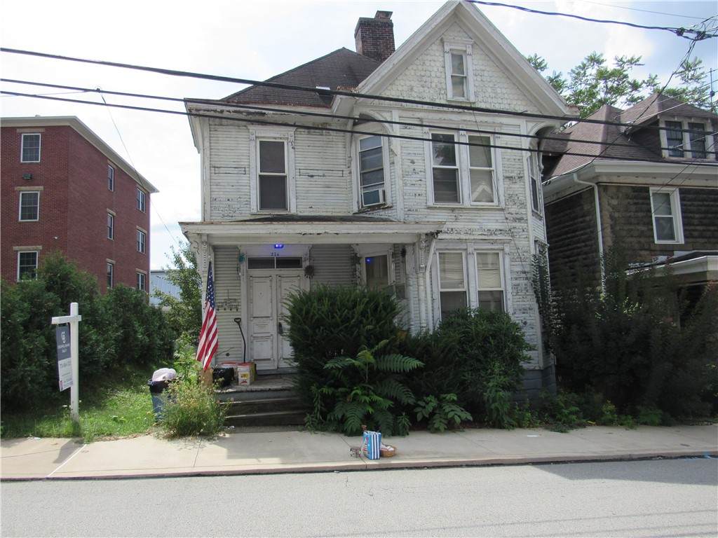 214 Brown Ave - Photo 1